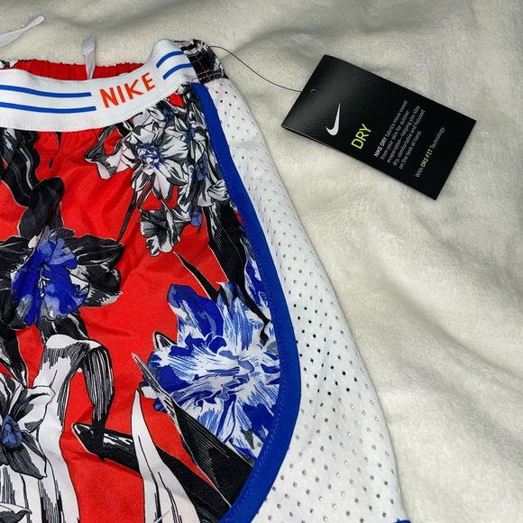 NEW NIKE Blue and Red Running Shorts - Picture 4 of 6